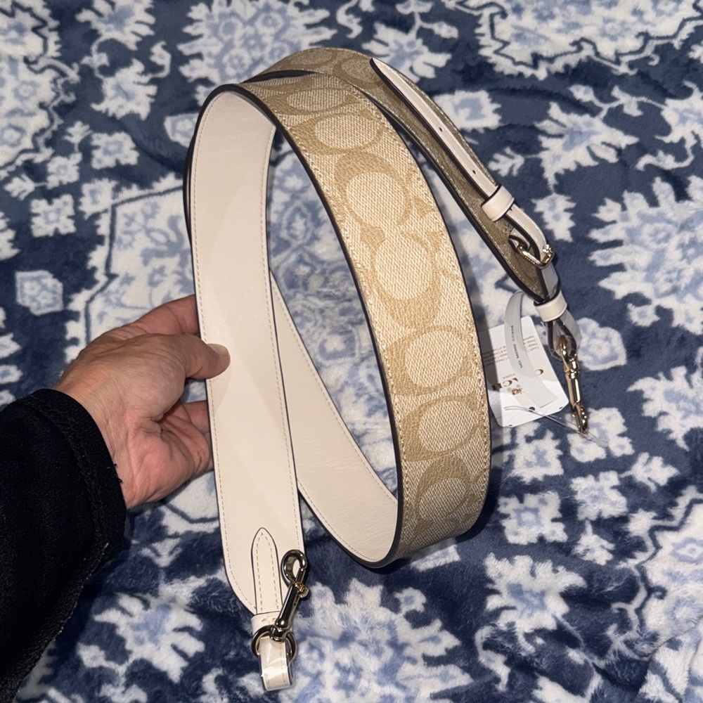 Men’s or Women’s reversible Coach Tan & White Women's adjustable cross body bag!